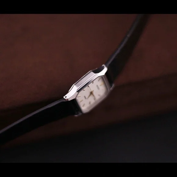 Vtg 1992 Seiko Spirit 4N21-5180 Watch
[Excellent Condition] White Textured Dial - Picture 5 of 7